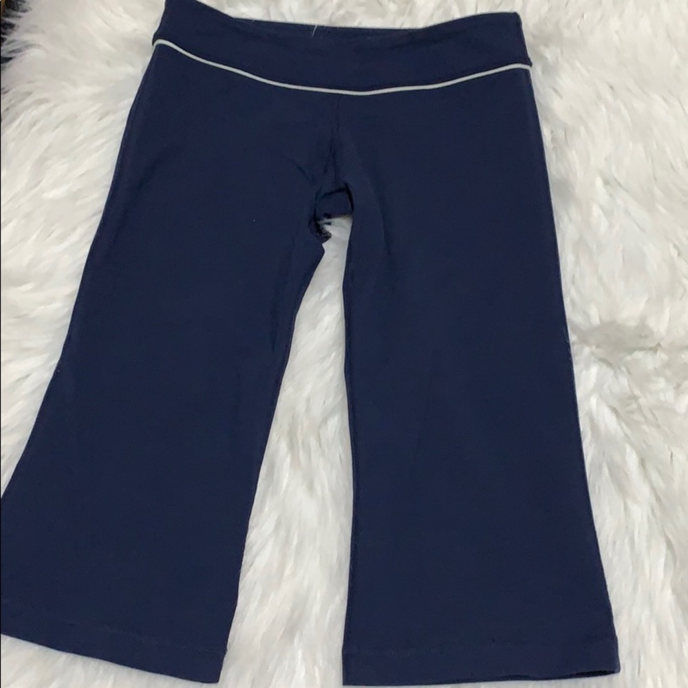 Lululemon Mid Rise Crop